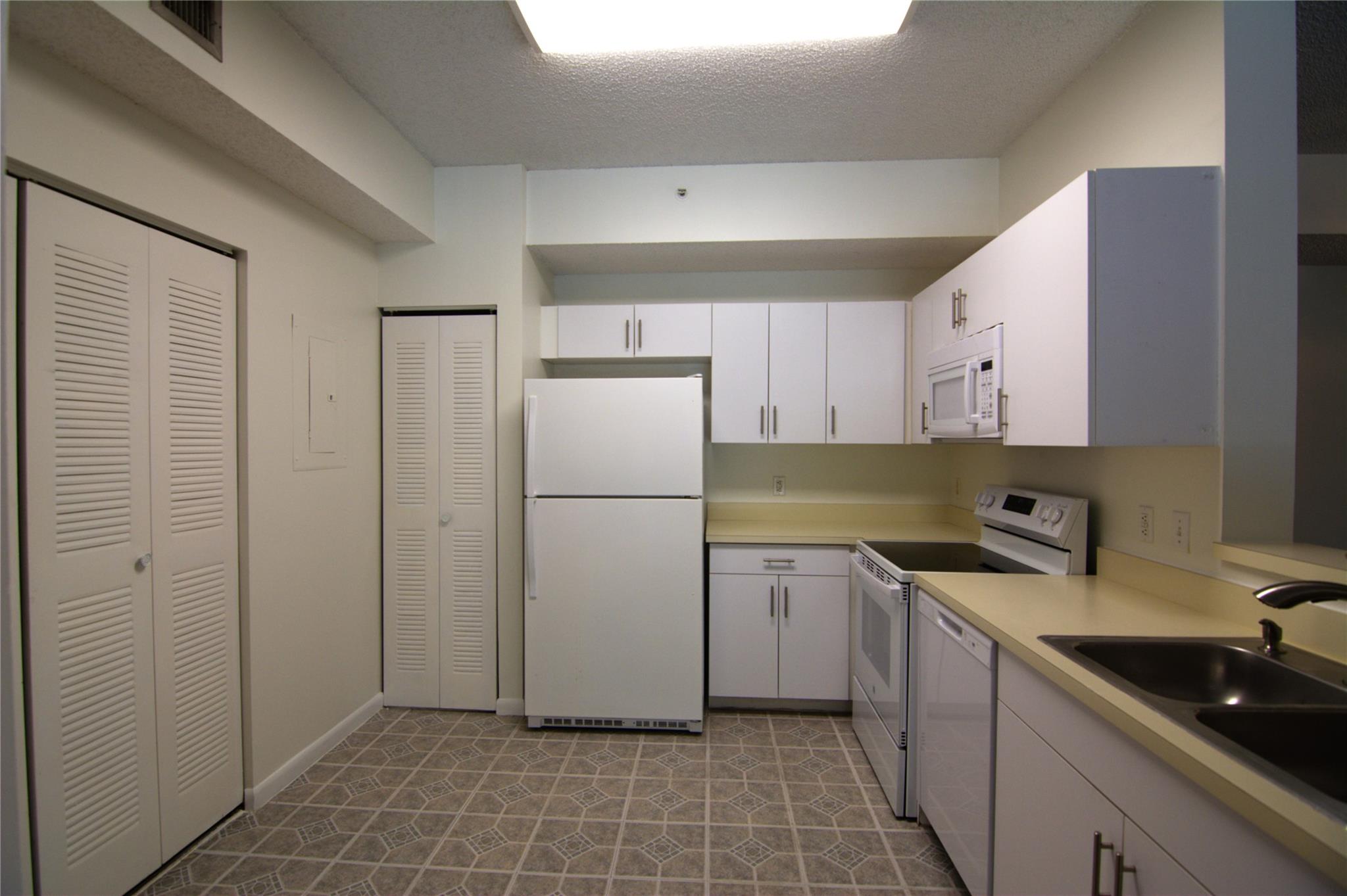 Courtyards At Davie Condo - Residential Lease
