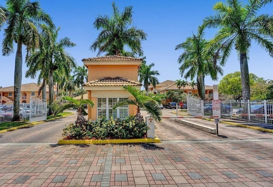 Beautiful 2/2 condo in Courtyards at Davie, ideal for anyone seeking convenience near local universities! This 2nd-floor unit offers a split floor plan, a spacious kitchen with new appliances, plus the bonus of an extra refrigerator in one of the bedrooms for added convenience. Features include in-unit washer & dryer, extra storage, and a private balcony overlooking the pool. Community amenities: pool, fitness center, clubhouse, and tennis courts. Prime location within walking distance to NSU, Broward College & FAU Davie, with easy access to shopping, dining, major highways, and just a short drive to the beach. Available now—schedule your showing today! Move-in requires first month’s rent and one month’s security deposit ONLY!