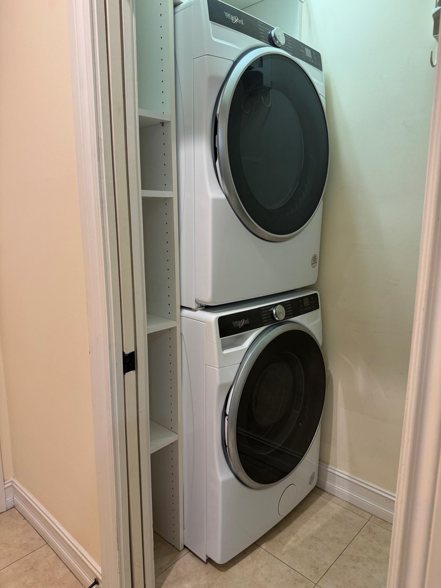 304 W Mallory Circle