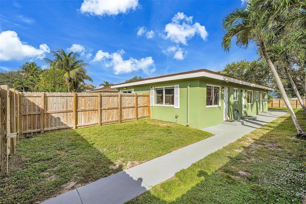 Lauderdale 2-9 D - Residential Income