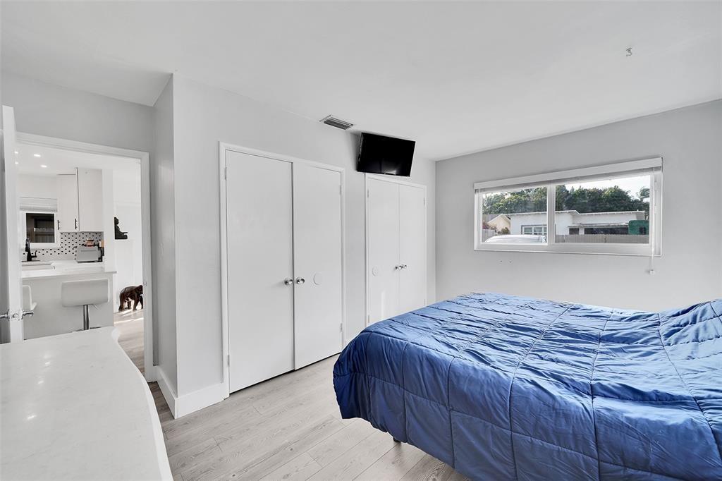 Lauderdale 2-9 D - Residential Income