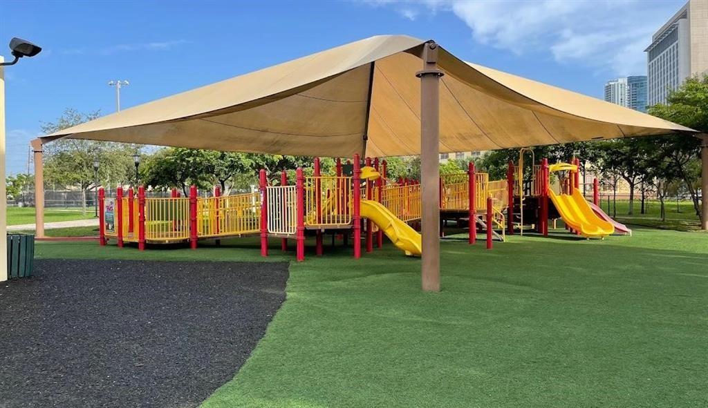 Lauderdale 2-9 D - Residential Income