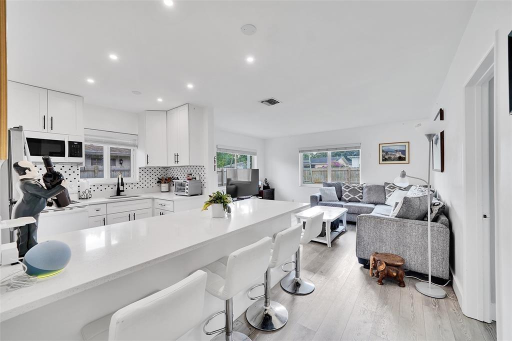 Lauderdale 2-9 D - Residential Income