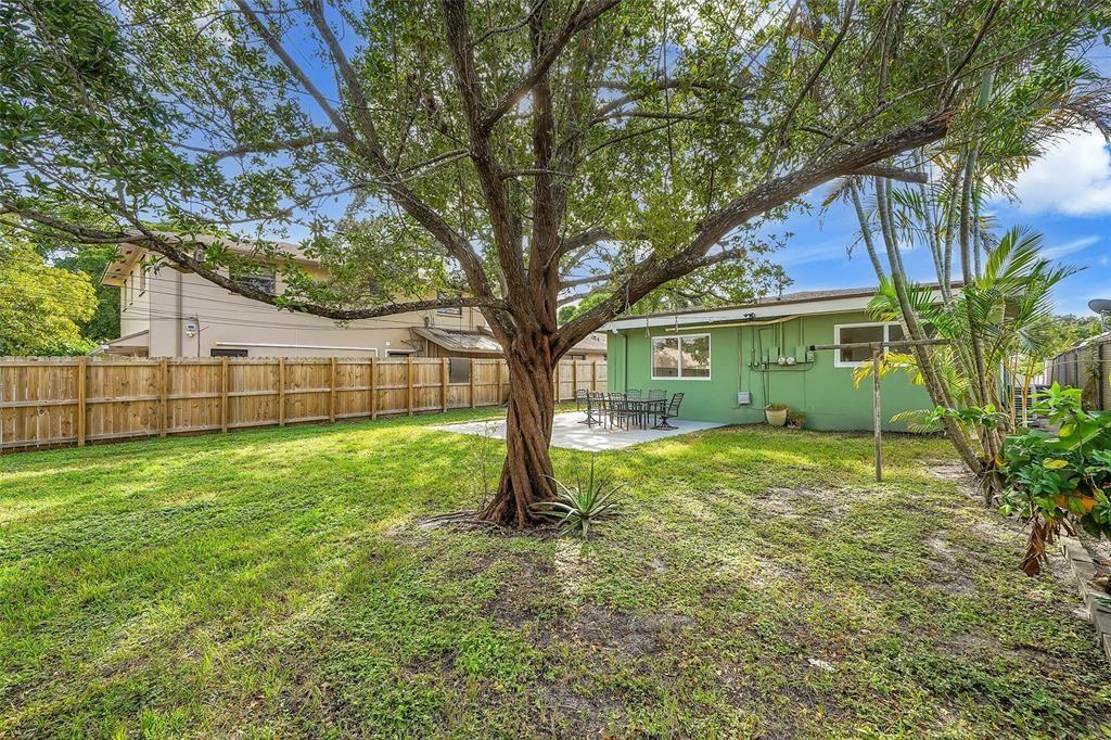 Lauderdale 2-9 D - Residential Income