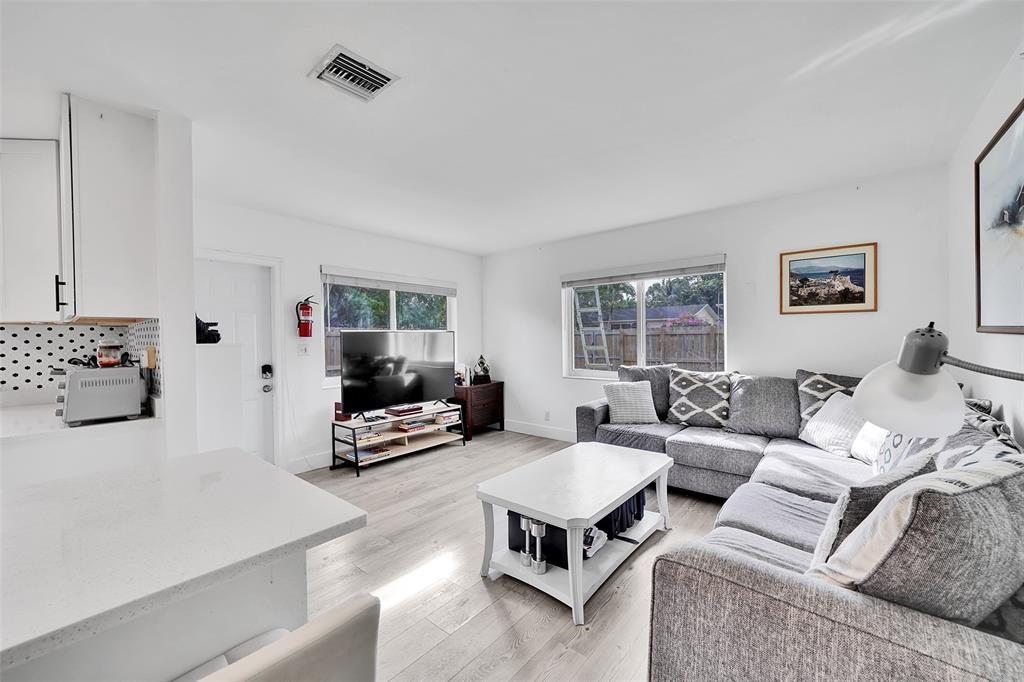 Lauderdale 2-9 D - Residential Income