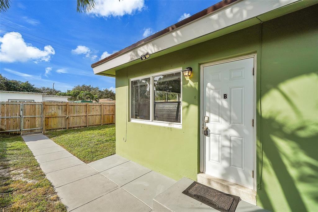 Lauderdale 2-9 D - Residential Income