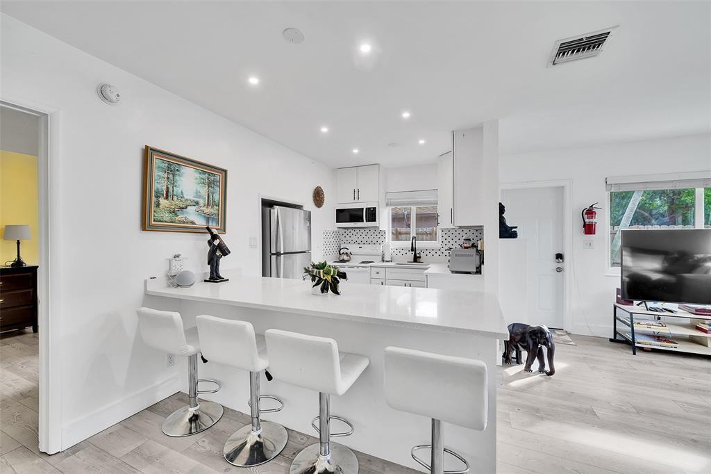 Lauderdale 2-9 D - Residential Income