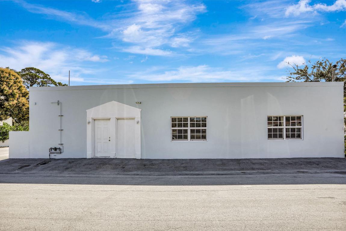 3496 NE 12 Ter Terrace