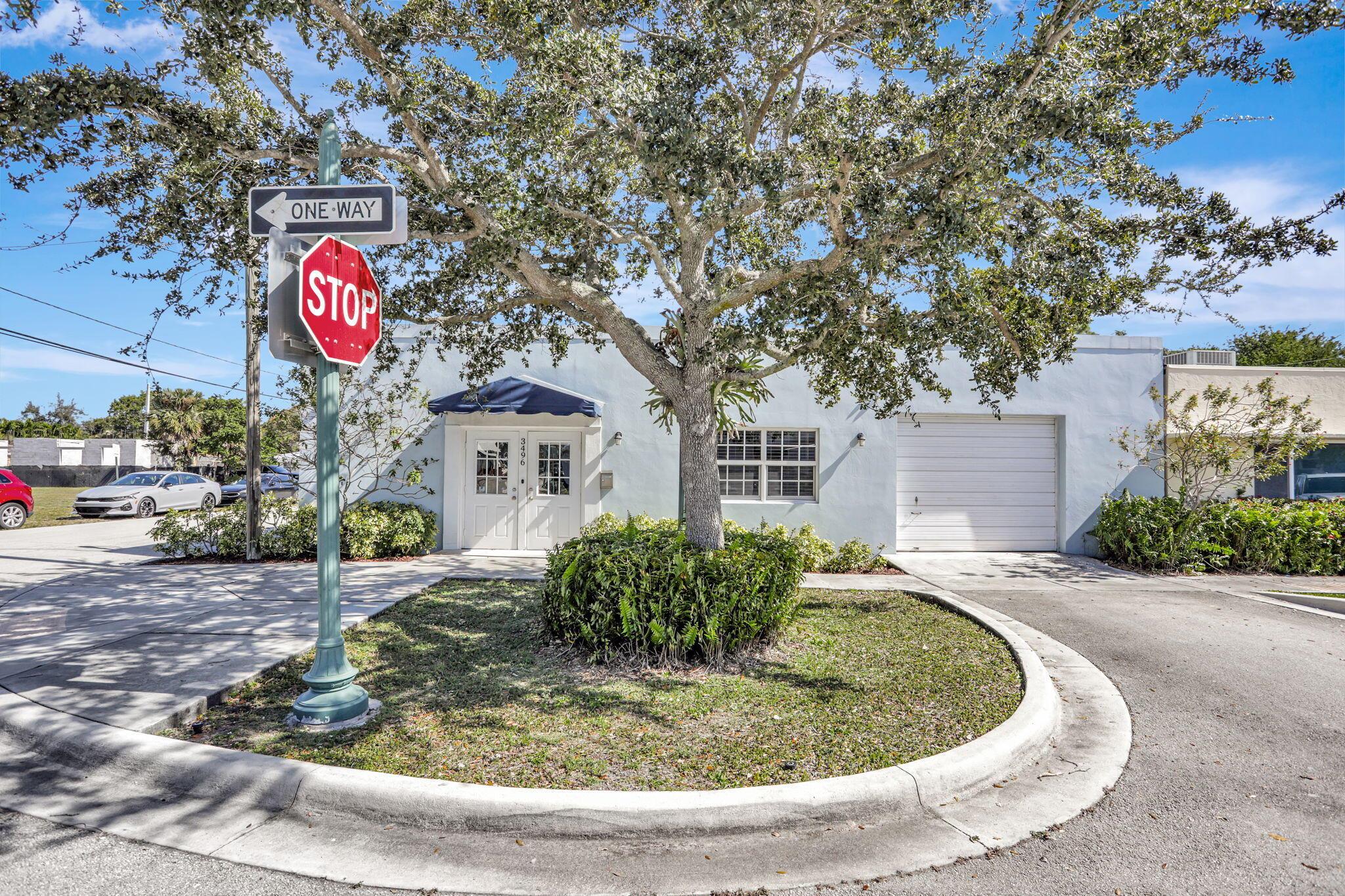 Welcome to Paradise! You Can Have it ALL! Available for purchase is this beautifully renovated Flex Office which could accommodate a variety of uses. Located in Oakland Park in the Culinary Arts District. 2 bay doors located in the front and rear of building. Fully Airconditioned. Large offices and work rooms. Come See it Today.