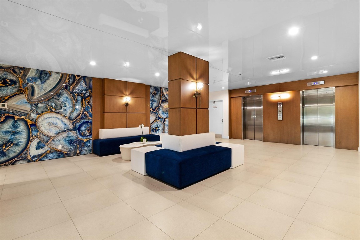 Drake Tower - Residential