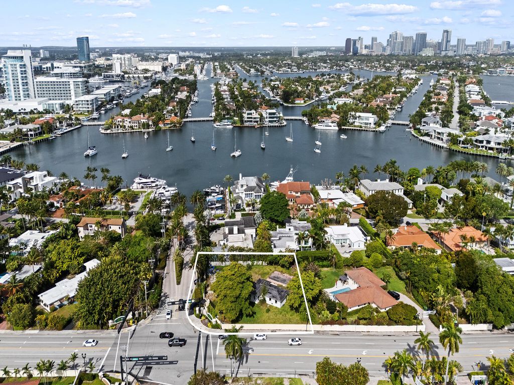 Photo of 2681 Harbor Beach Parkway, Fort Lauderdale, FL 33316 (MLS # B26012601)