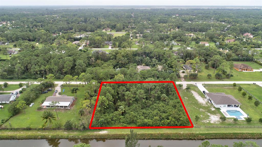 The perfect place to build your DREAM HOME! This ample lot at 1.29 acres sits in the heart of Loxahatchee. Plenty of room for a 3 to 4 bedroom home with space for a pool.