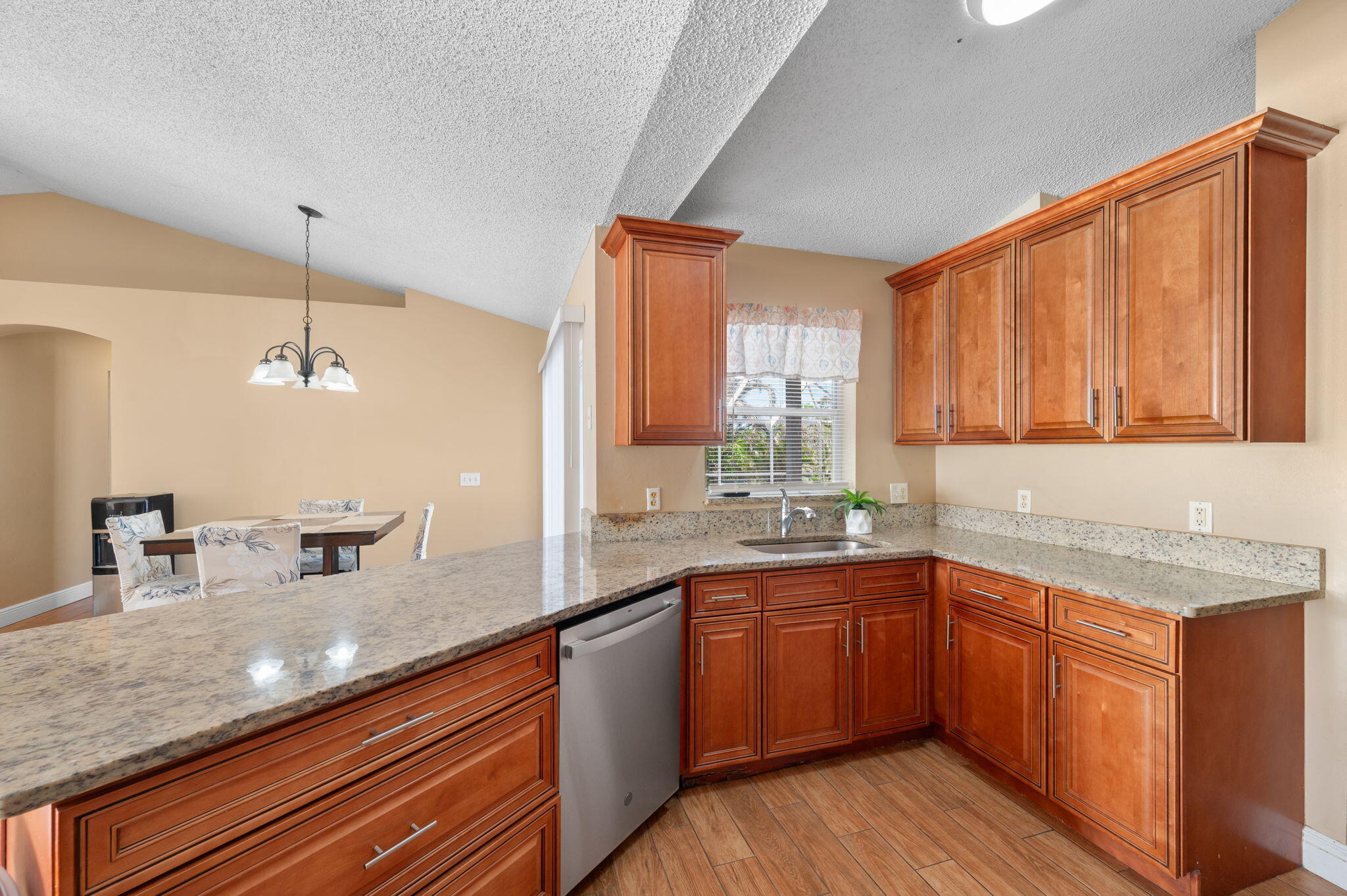 PORT ST LUCIE SECTION 48 1ST REPLAT - Residential