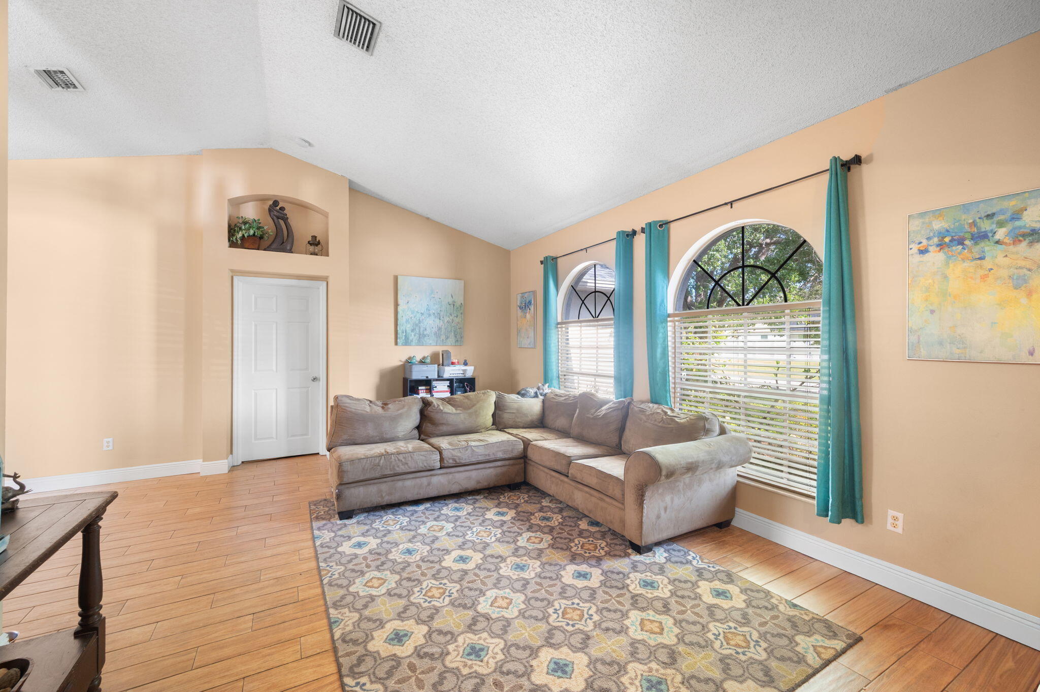 PORT ST LUCIE SECTION 48 1ST REPLAT - Residential