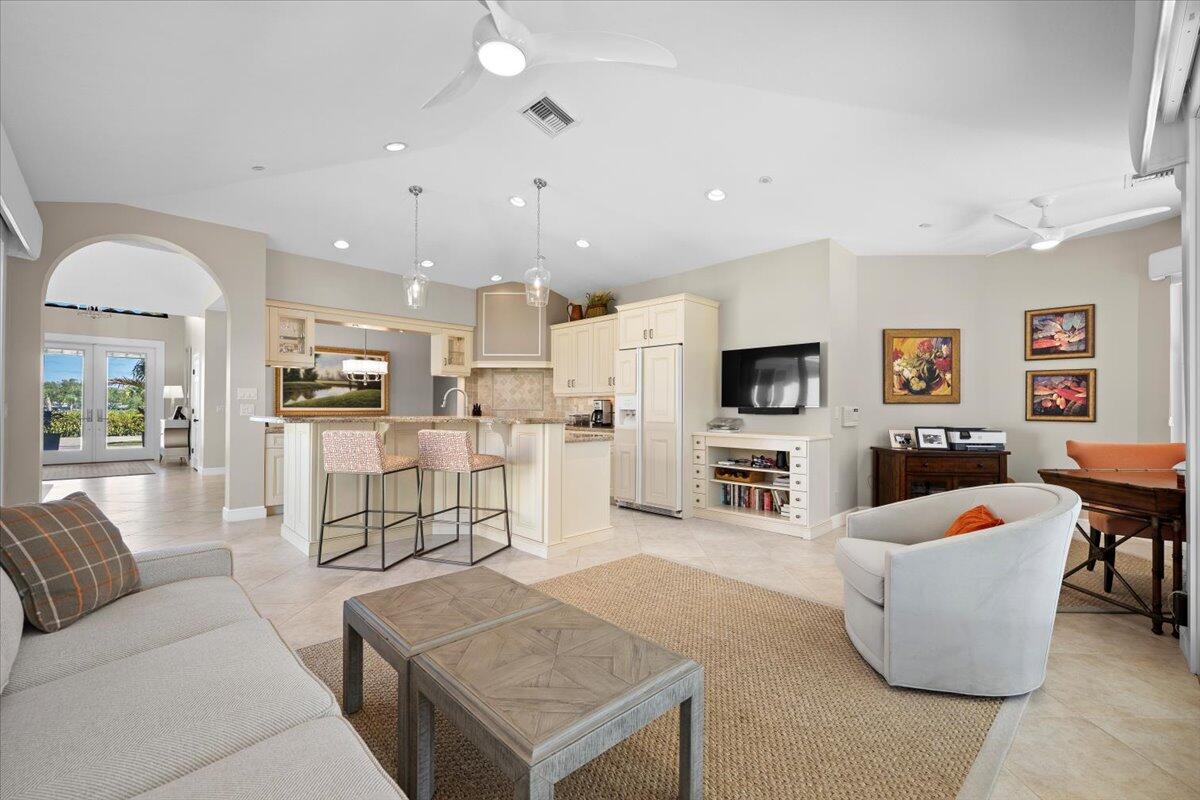 BAY HEAD AT JONATHANS LANDING - Residential