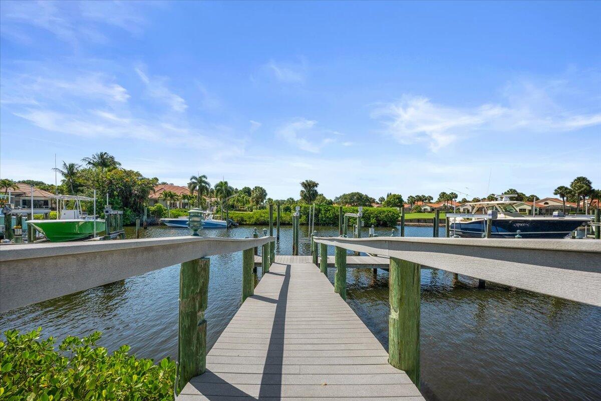 BAY HEAD AT JONATHANS LANDING - Residential