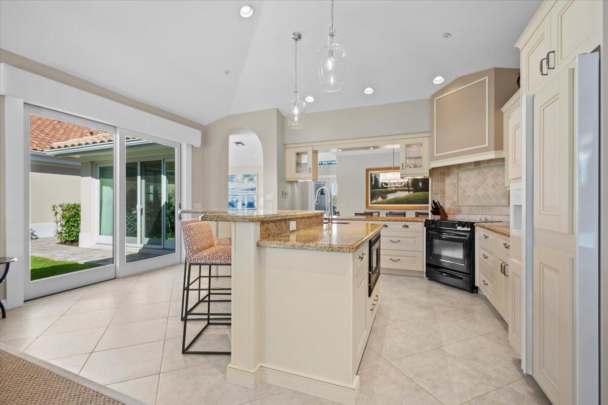 BAY HEAD AT JONATHANS LANDING - Residential