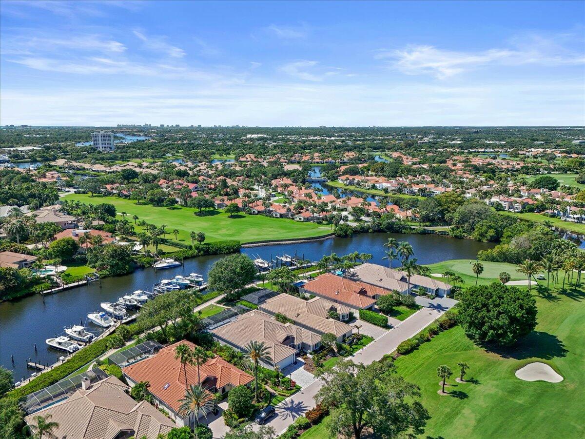 BAY HEAD AT JONATHANS LANDING - Residential