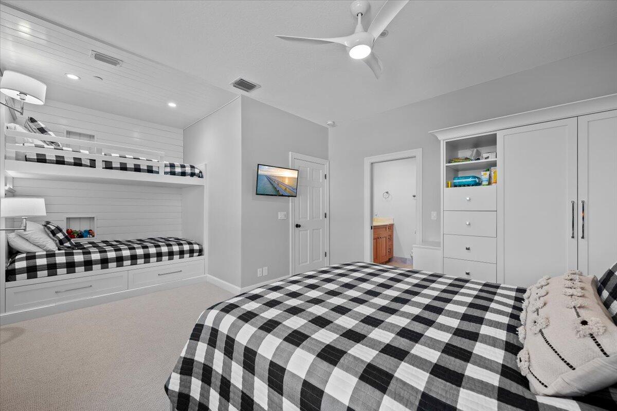 BAY HEAD AT JONATHANS LANDING - Residential