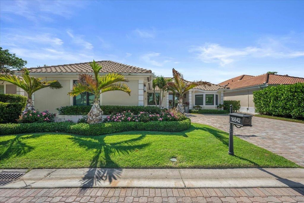 Photo of 16842 Bay Street, Jupiter, FL 33477 (MLS # B26021452)
