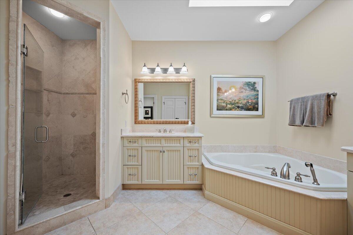 BAY HEAD AT JONATHANS LANDING - Residential