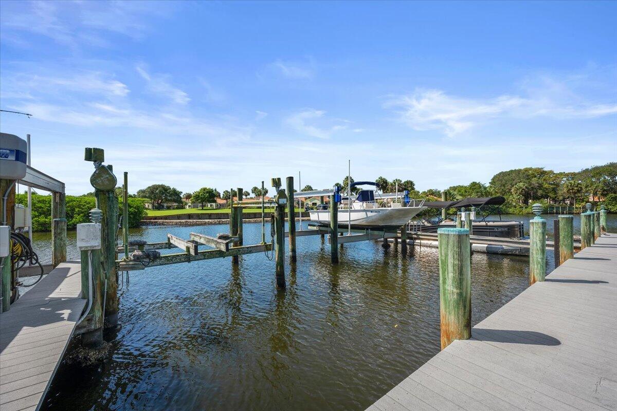 BAY HEAD AT JONATHANS LANDING - Residential