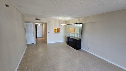 Tiny photo for 4640 Lucerne Lakes Boulevard W #303, Lake Worth, FL 33467 (MLS # R11169359)