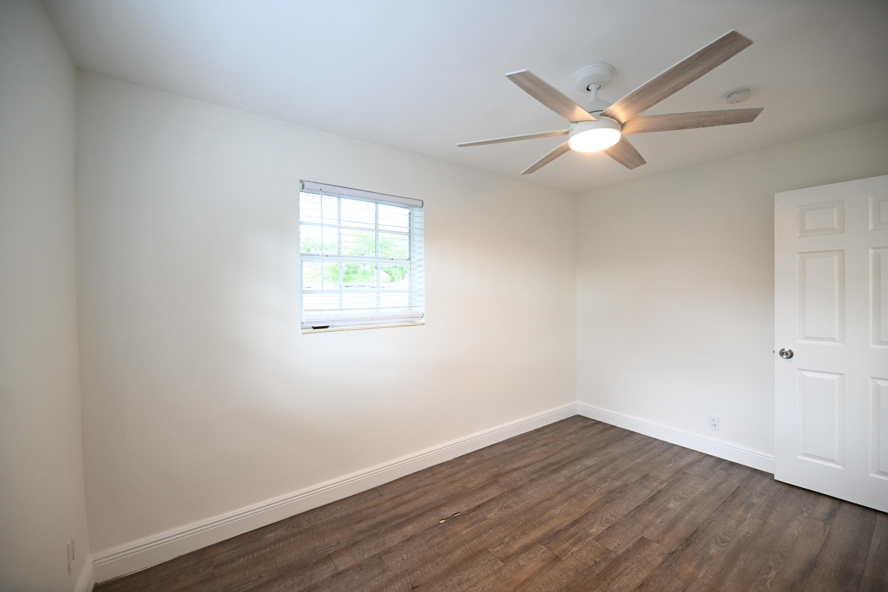 PALM LANE VILLA - Residential Lease