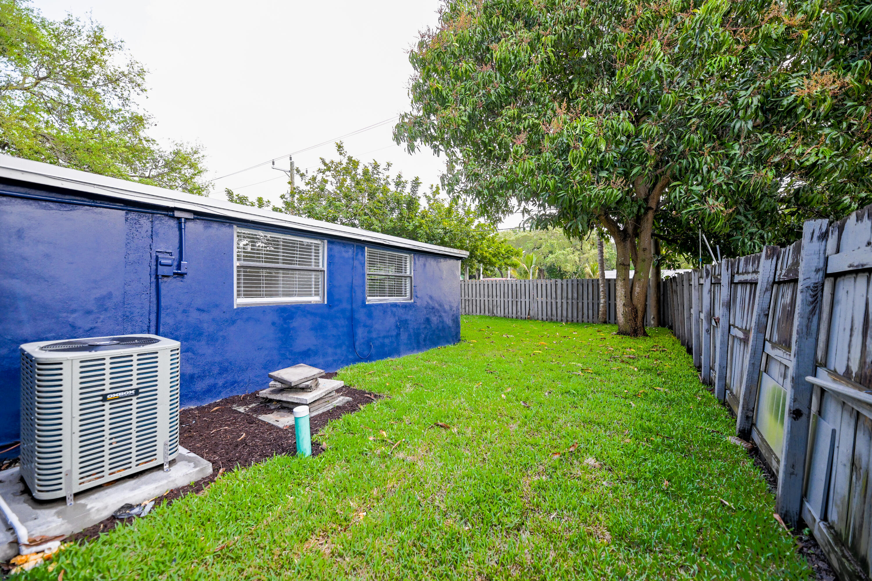 PALM LANE VILLA - Residential Lease