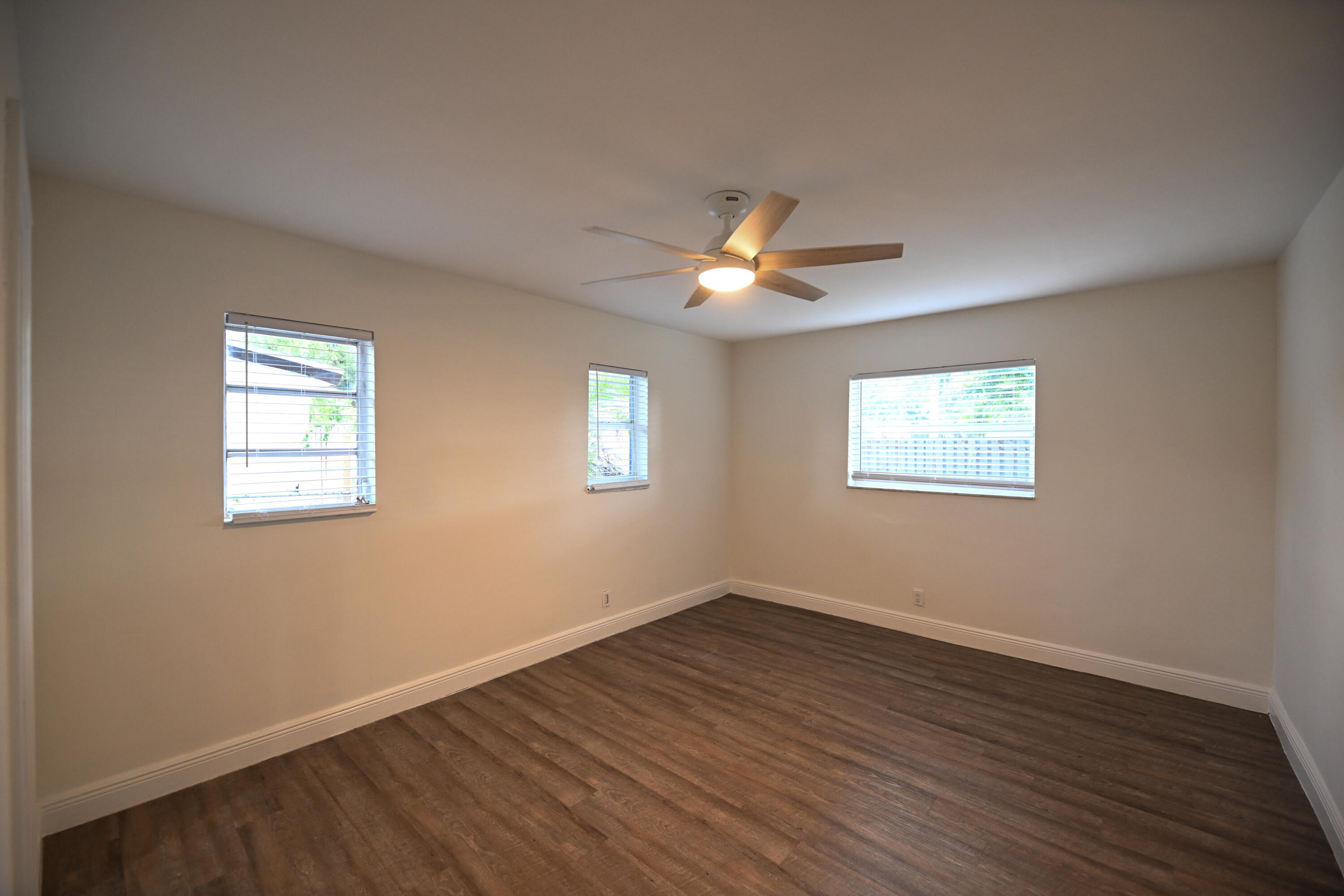 PALM LANE VILLA - Residential Lease