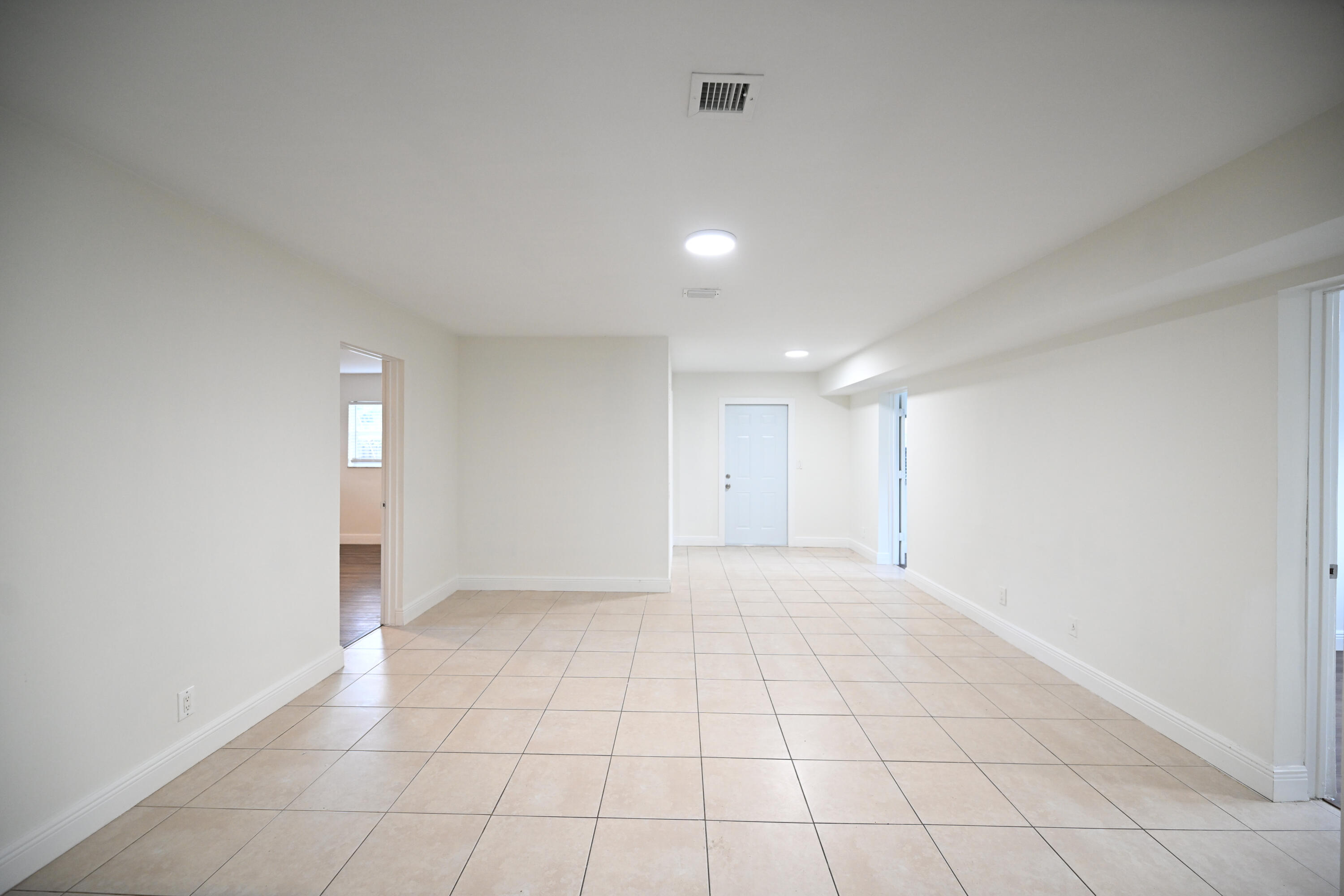 PALM LANE VILLA - Residential Lease