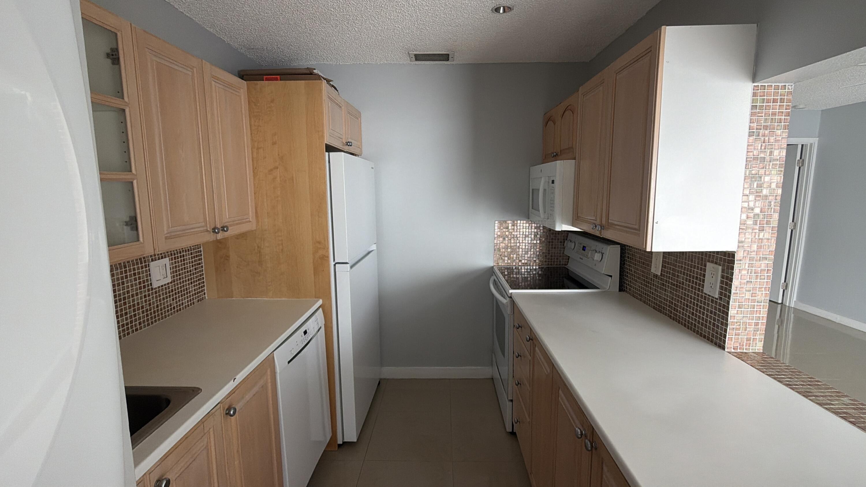 LOCH LOMOND SOUTH - Residential Lease