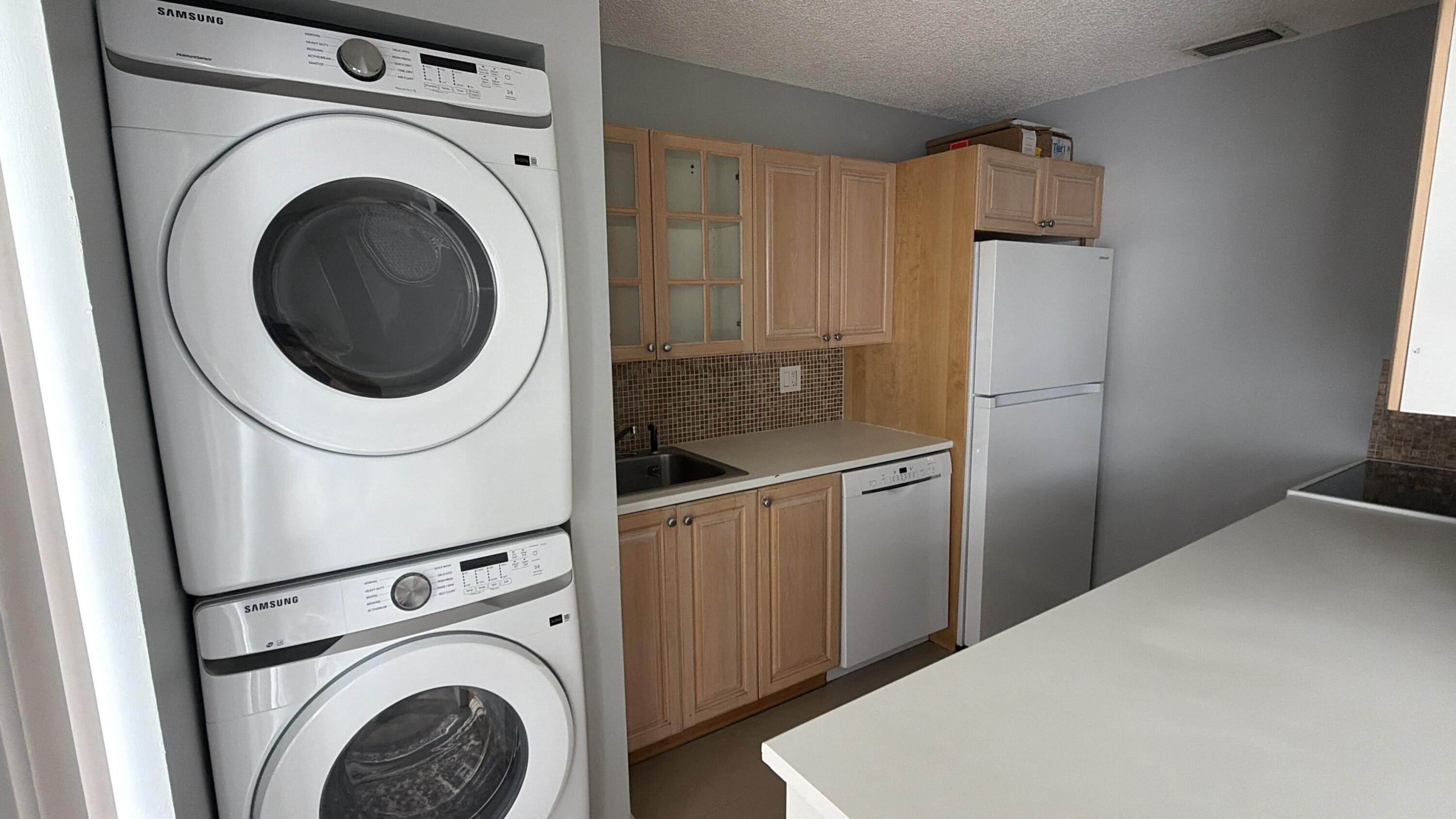 LOCH LOMOND SOUTH - Residential Lease