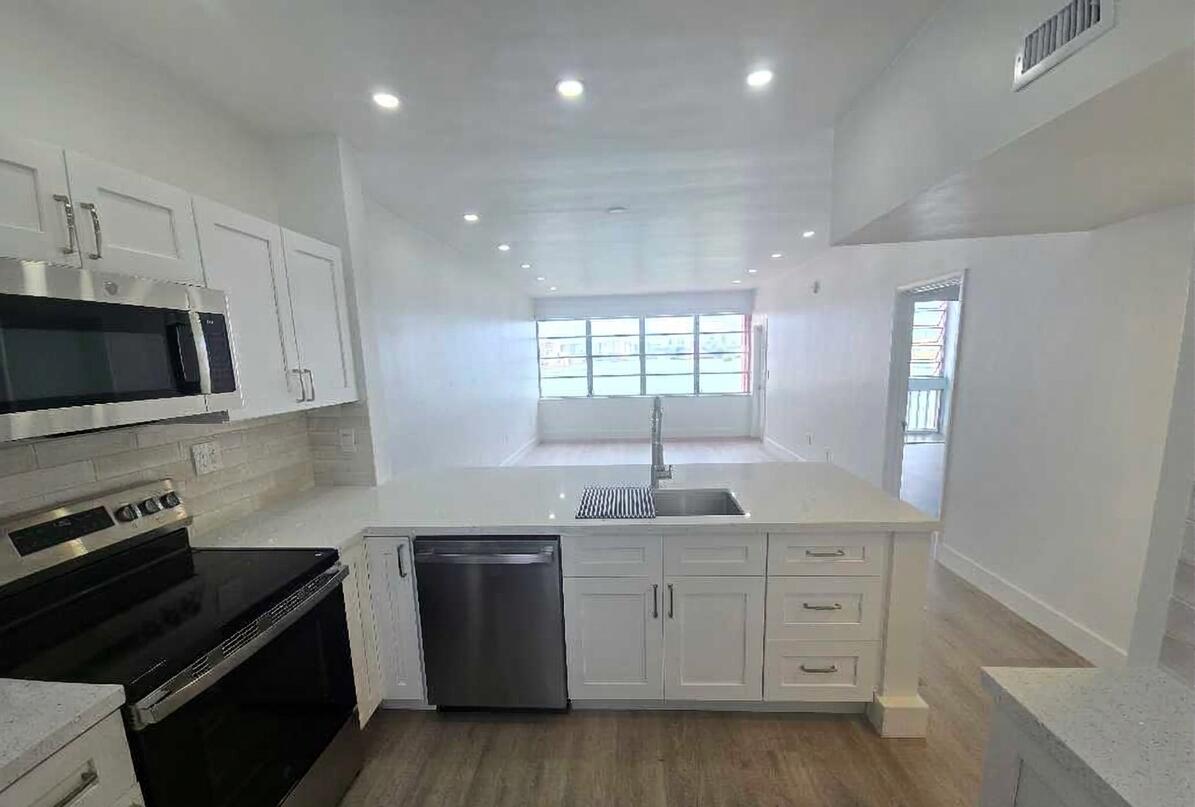 SIXTH MOORINGS CONDO - Residential