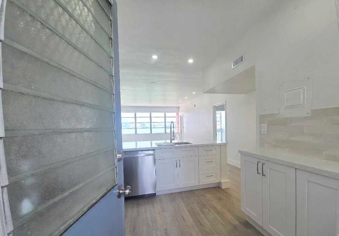 SIXTH MOORINGS CONDO - Residential