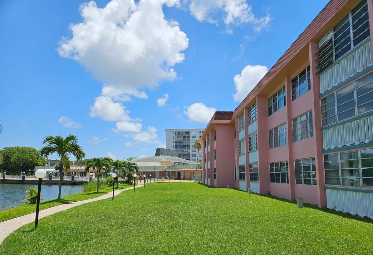 SIXTH MOORINGS CONDO - Residential