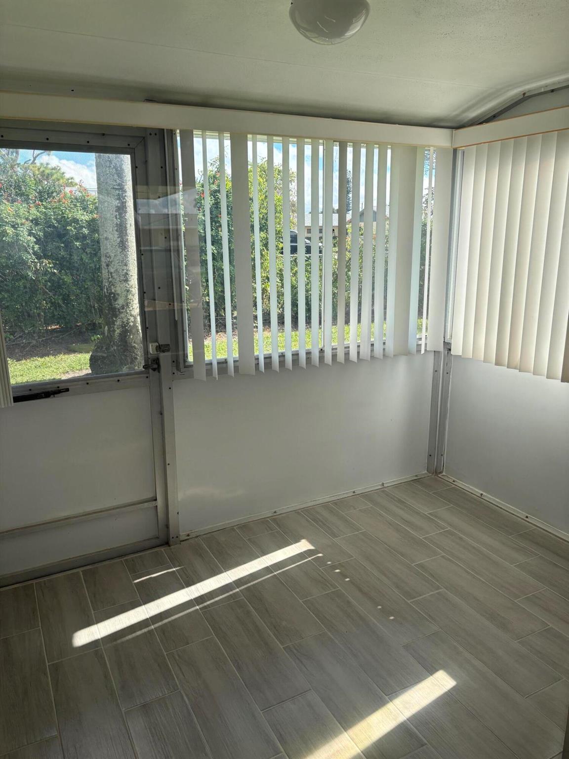 Cresthaven Villas No. 11 - Residential Lease