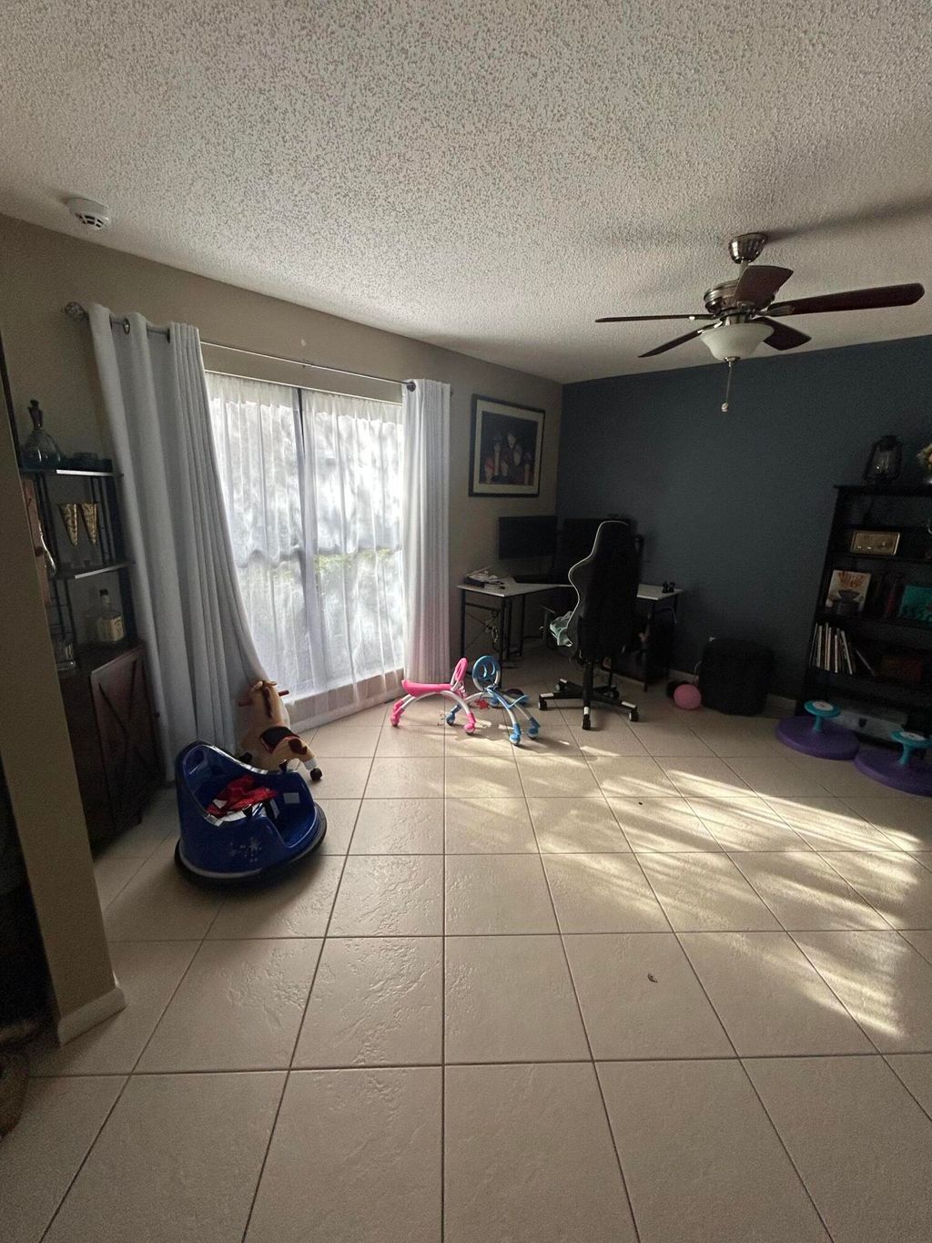 Photo of 818 Sandtree Drive, Palm Beach Gardens, FL 33403 (MLS # R11168012)