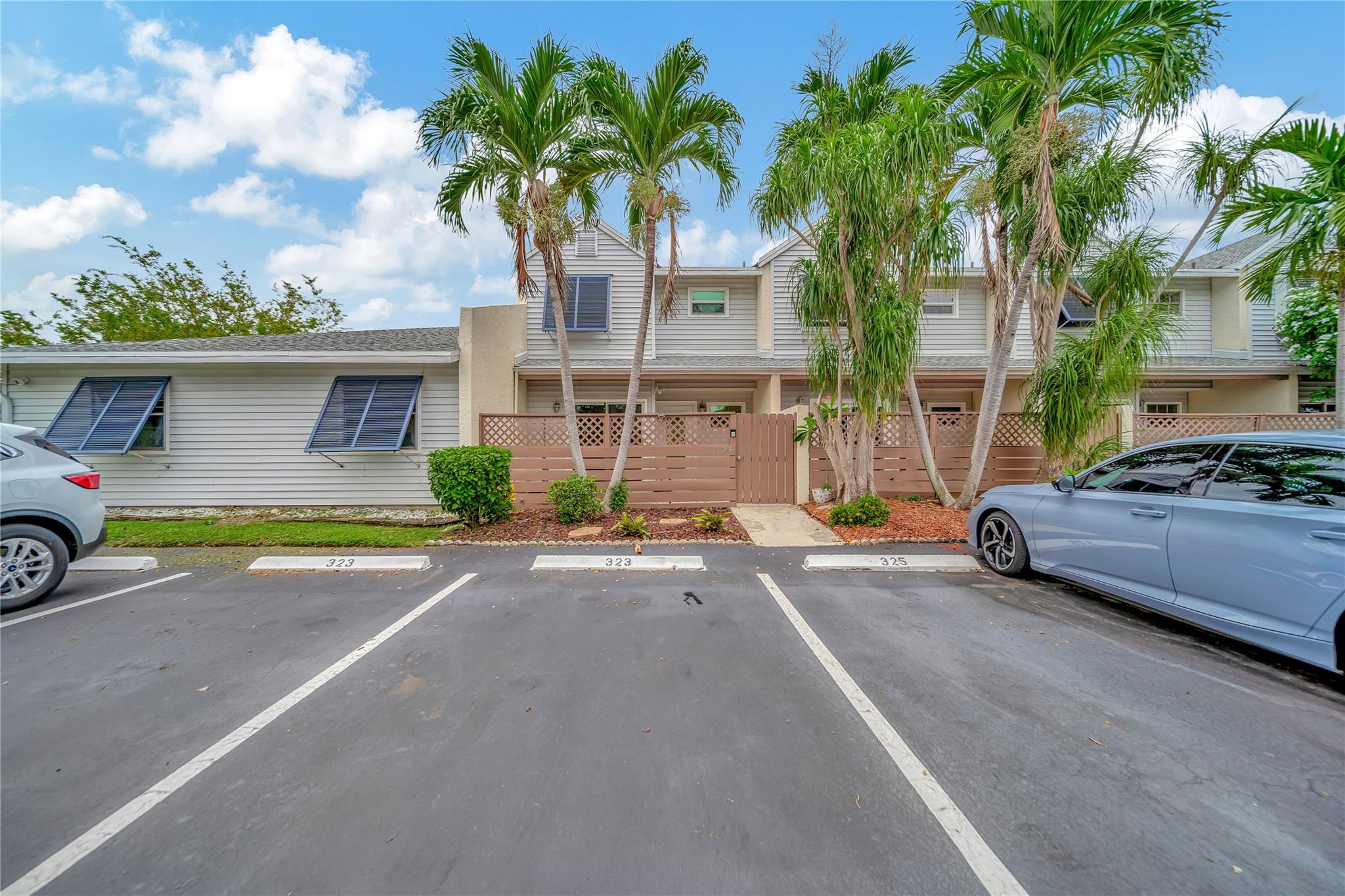 View Margate, FL 33063 townhome