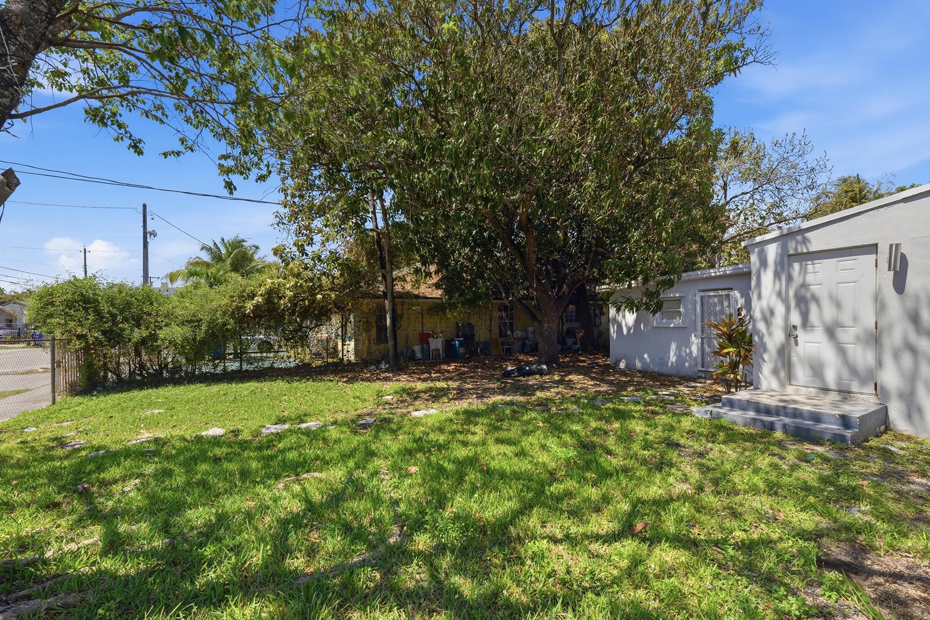 EDISON GARDENS - Residential