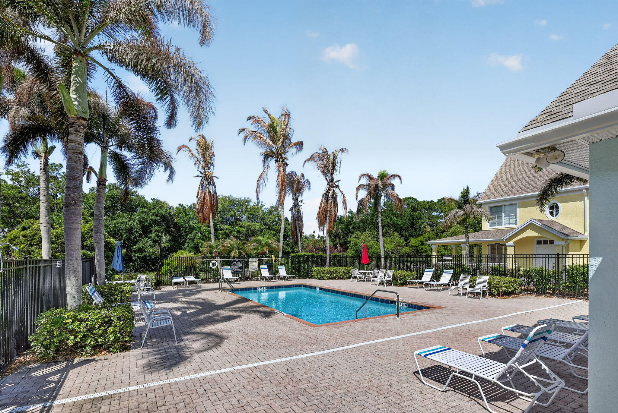 COURTYARDS AT WILLOUGHBY CONDO - Residential