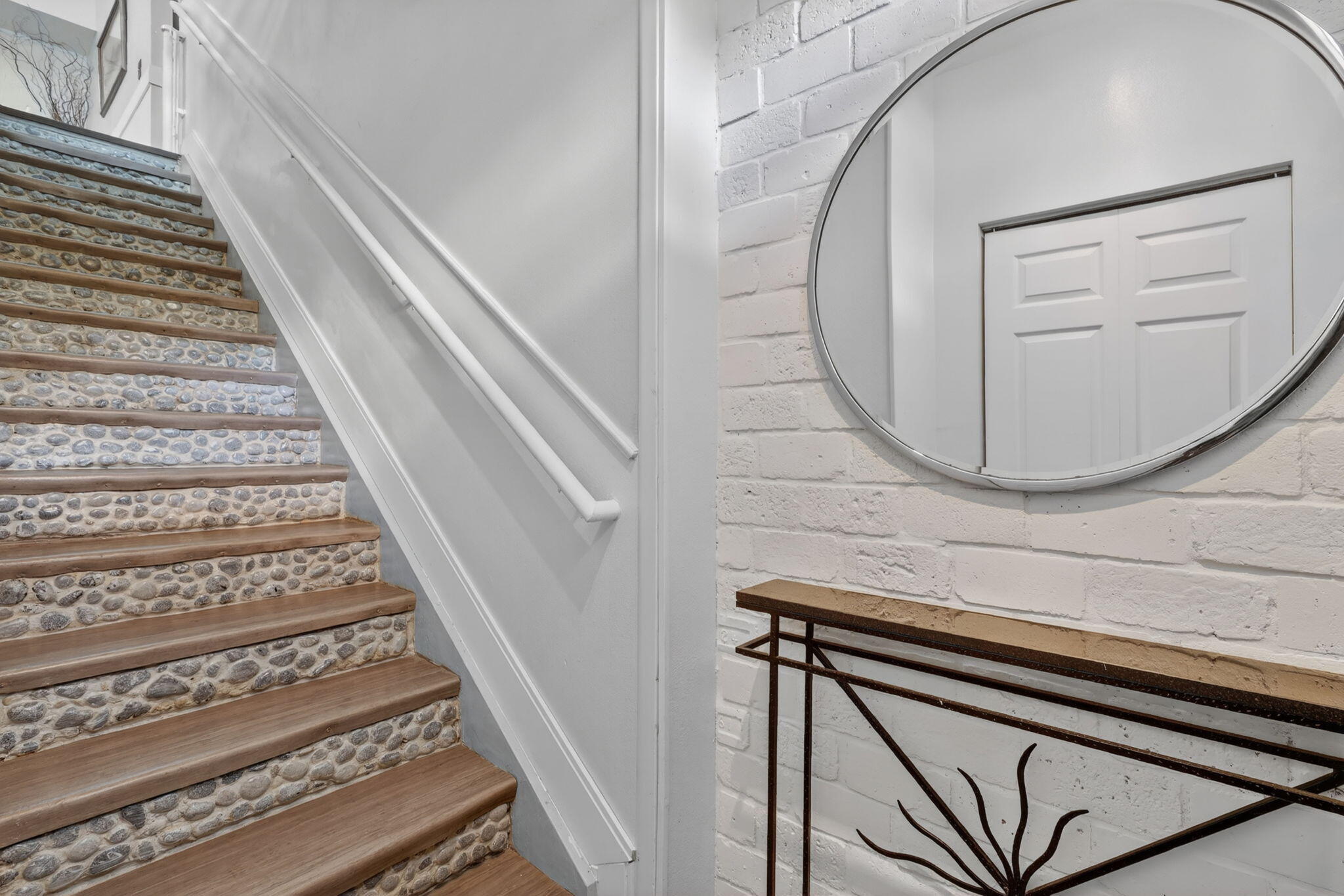 COURTYARDS AT WILLOUGHBY CONDO - Residential