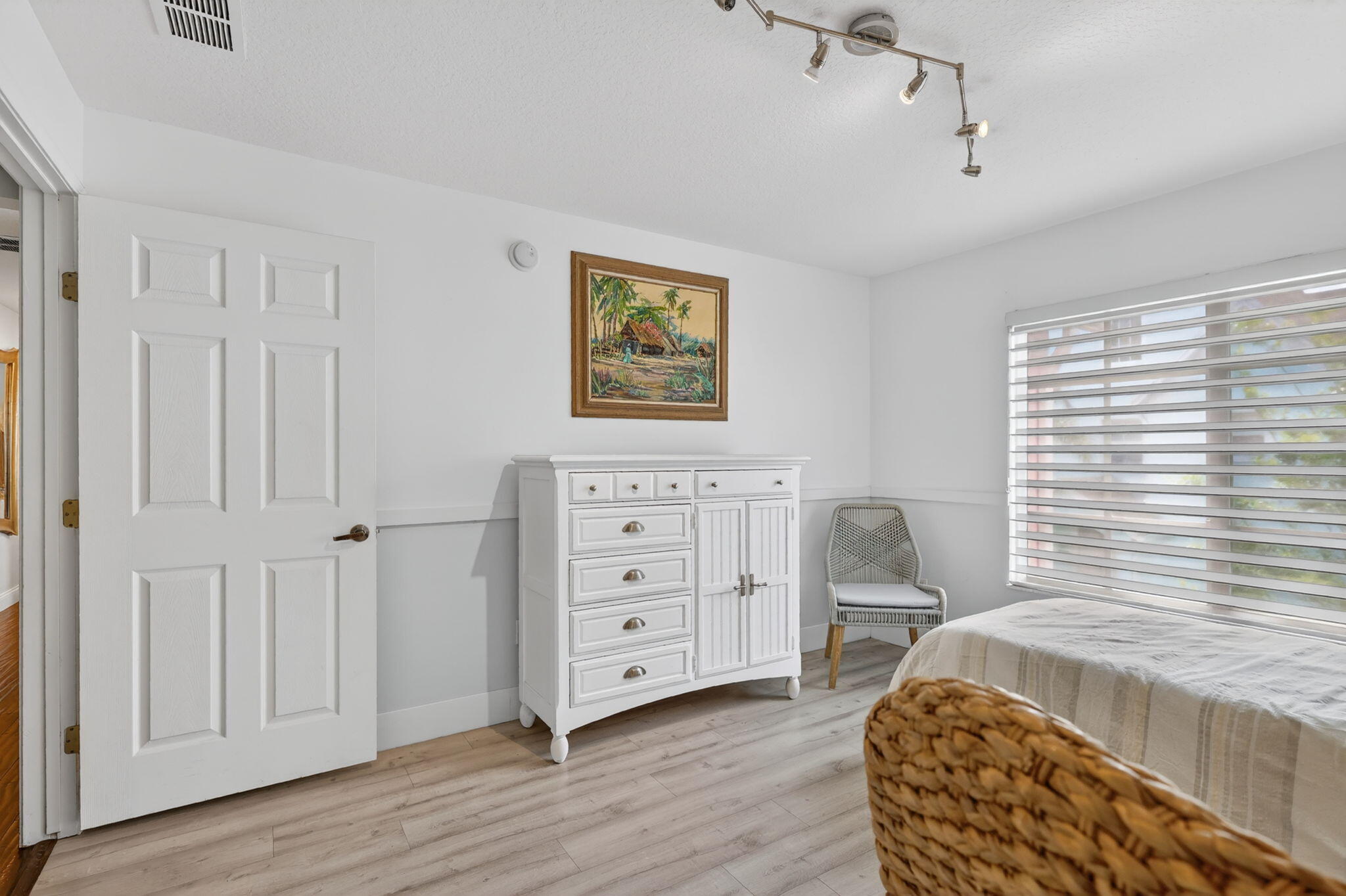 COURTYARDS AT WILLOUGHBY CONDO - Residential