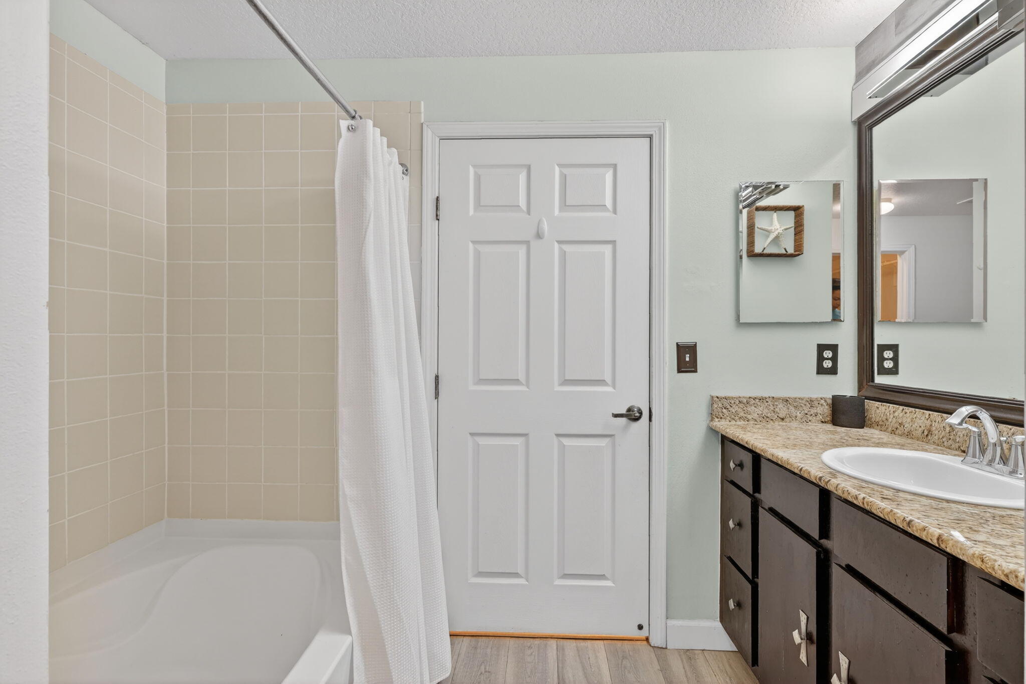 COURTYARDS AT WILLOUGHBY CONDO - Residential