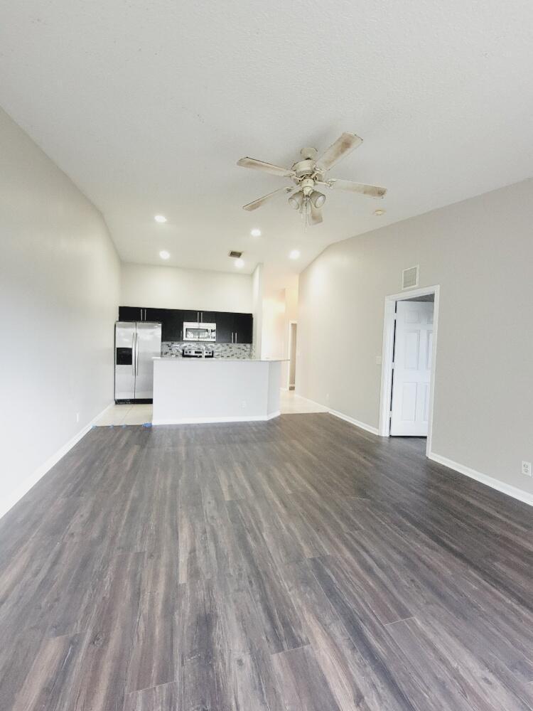 View photos, virtual tours, details... 4536 Oak Terrace Drive 4536
