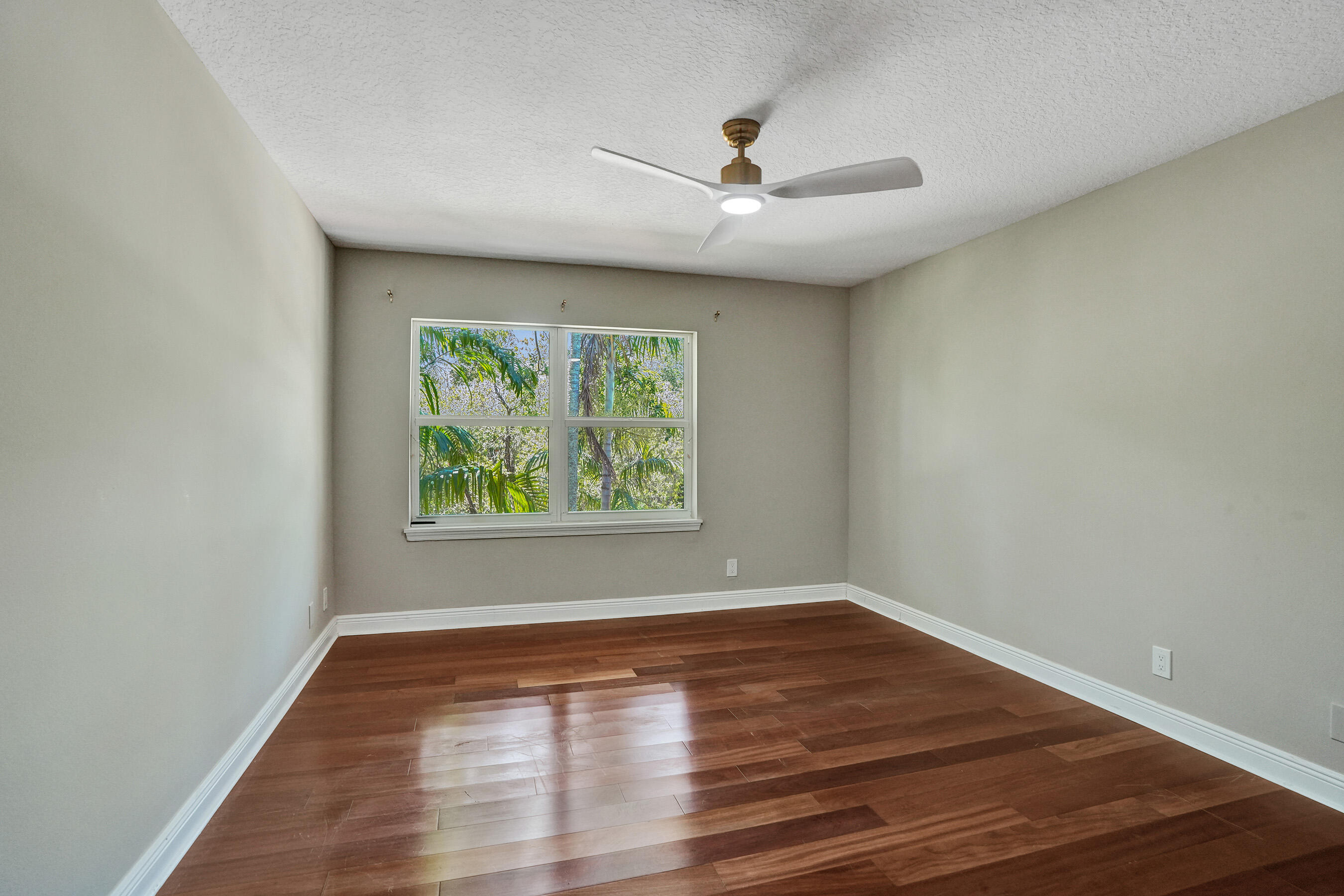WATERS EDGE AT PARKLAND - Residential