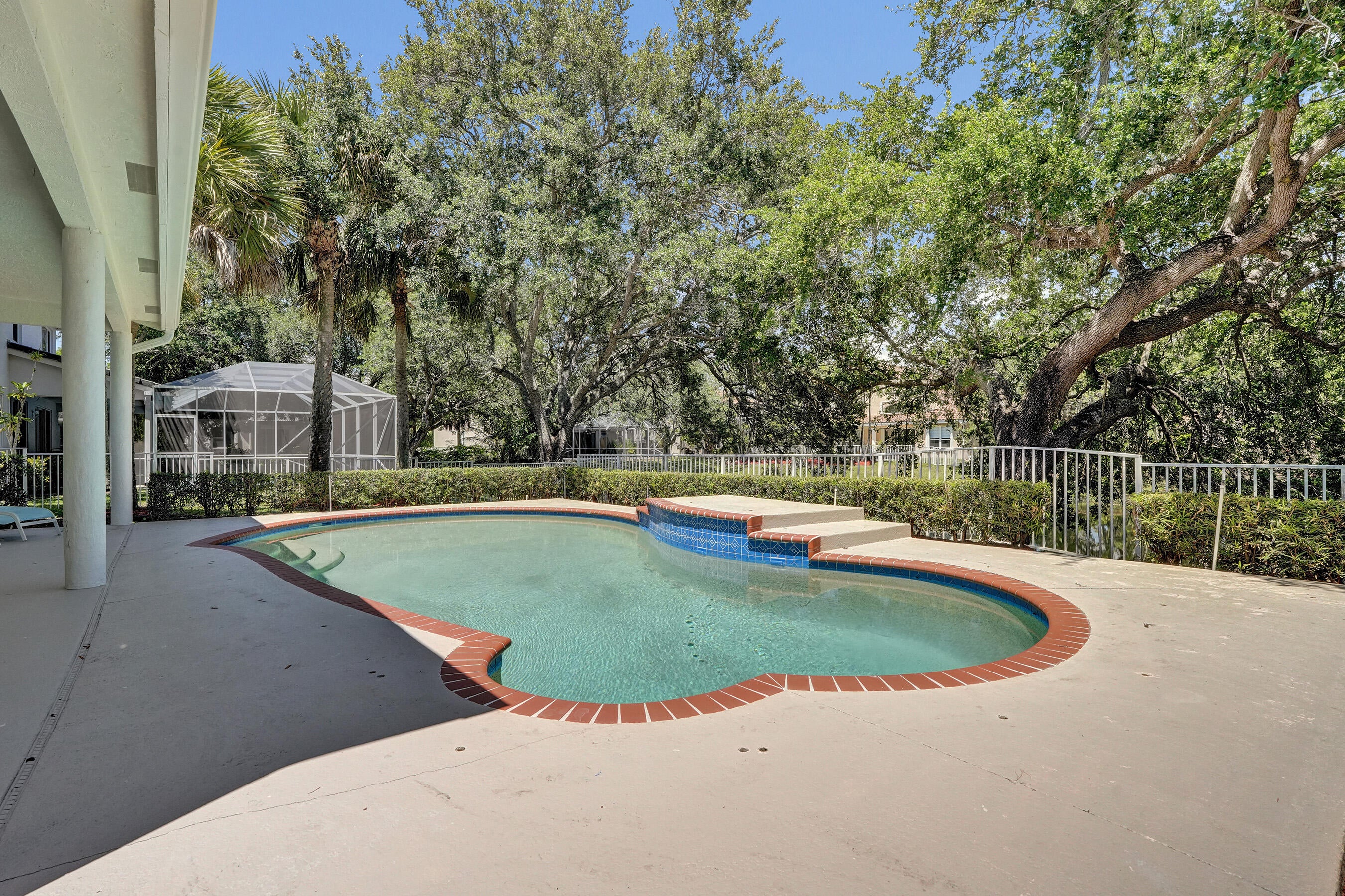 WATERS EDGE AT PARKLAND - Residential