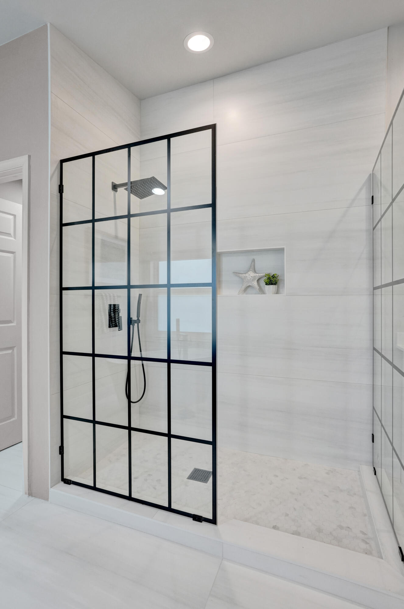 WATERS EDGE AT PARKLAND - Residential