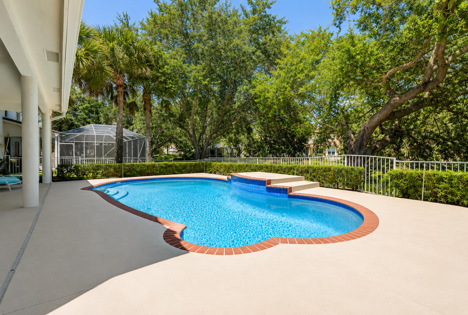 WATERS EDGE AT PARKLAND - Residential