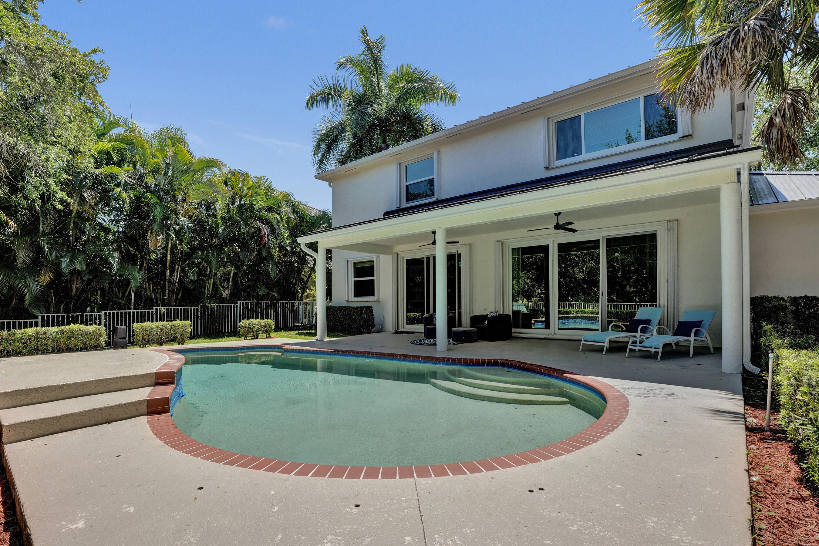 WATERS EDGE AT PARKLAND - Residential